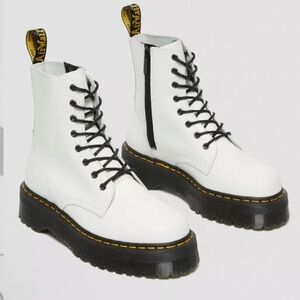 Dr. Martens JADON BOOT SMOOTH LEATHER PLATFORMS Size: 9